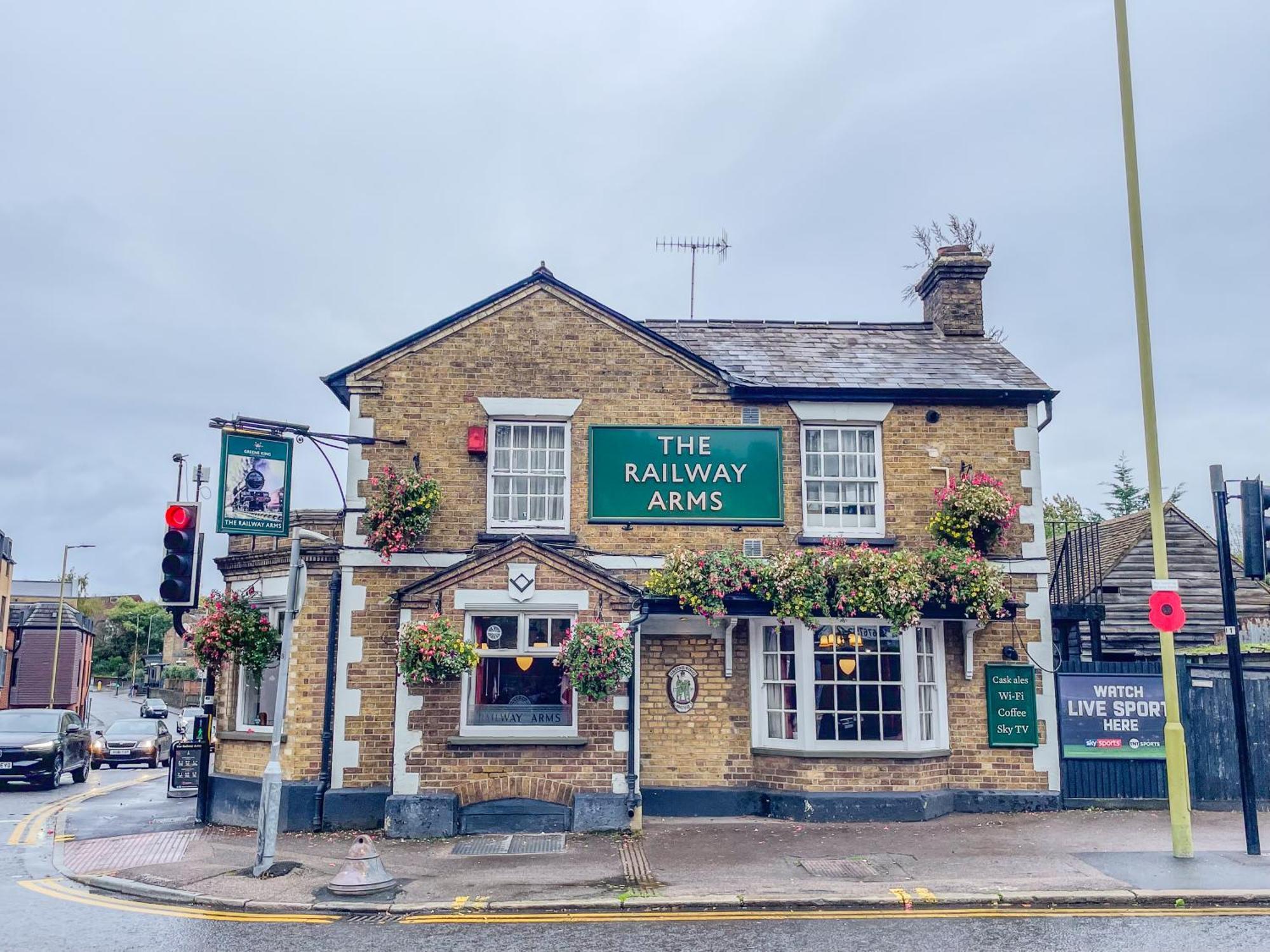 Ideal Family & Business Stay! 2 Min To Station, 10 Min To Harry Potter, 30 Min To London Euston & Free Parking! 沃特福德 外观 照片